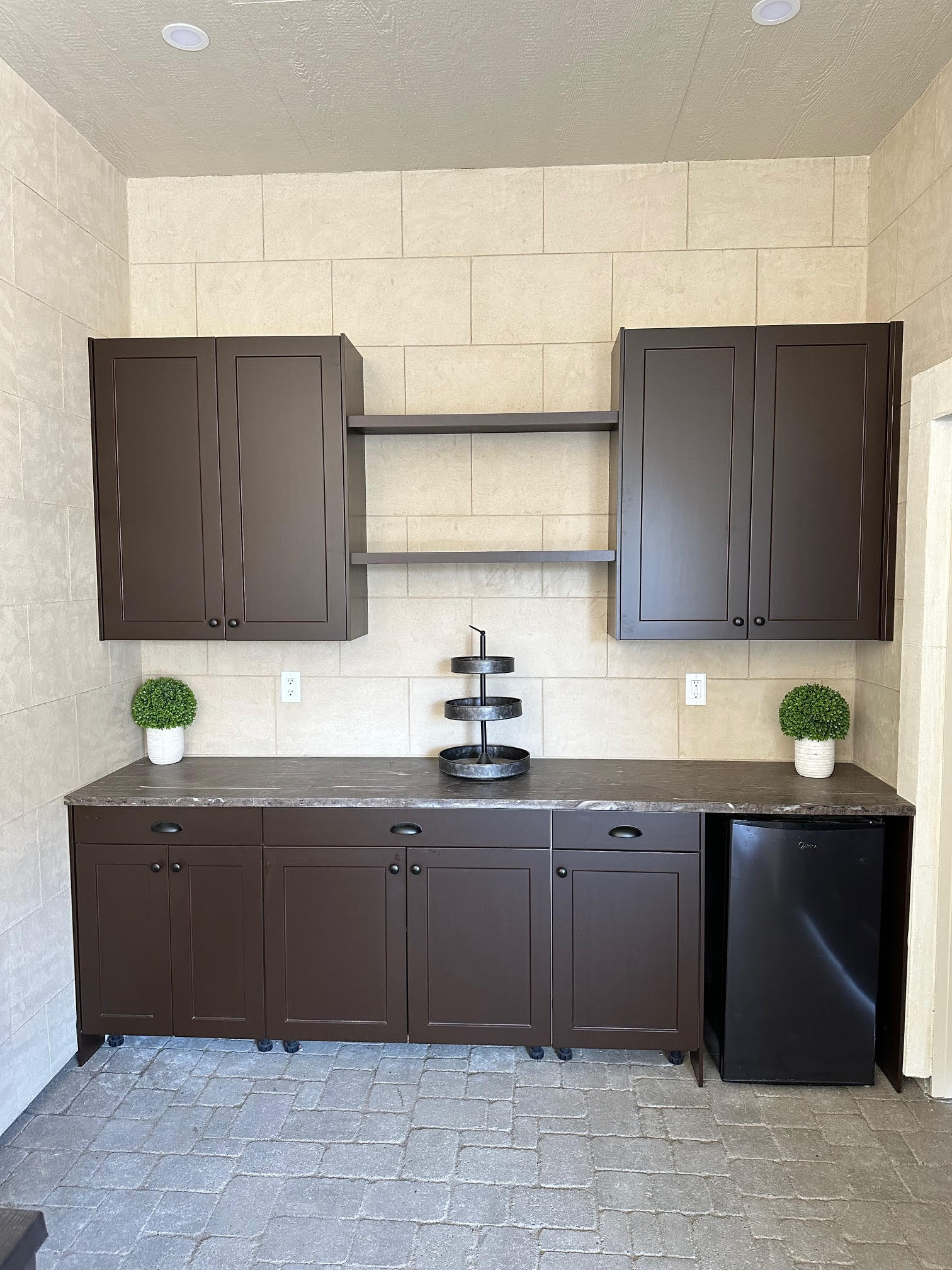 Wet Bar Built-In